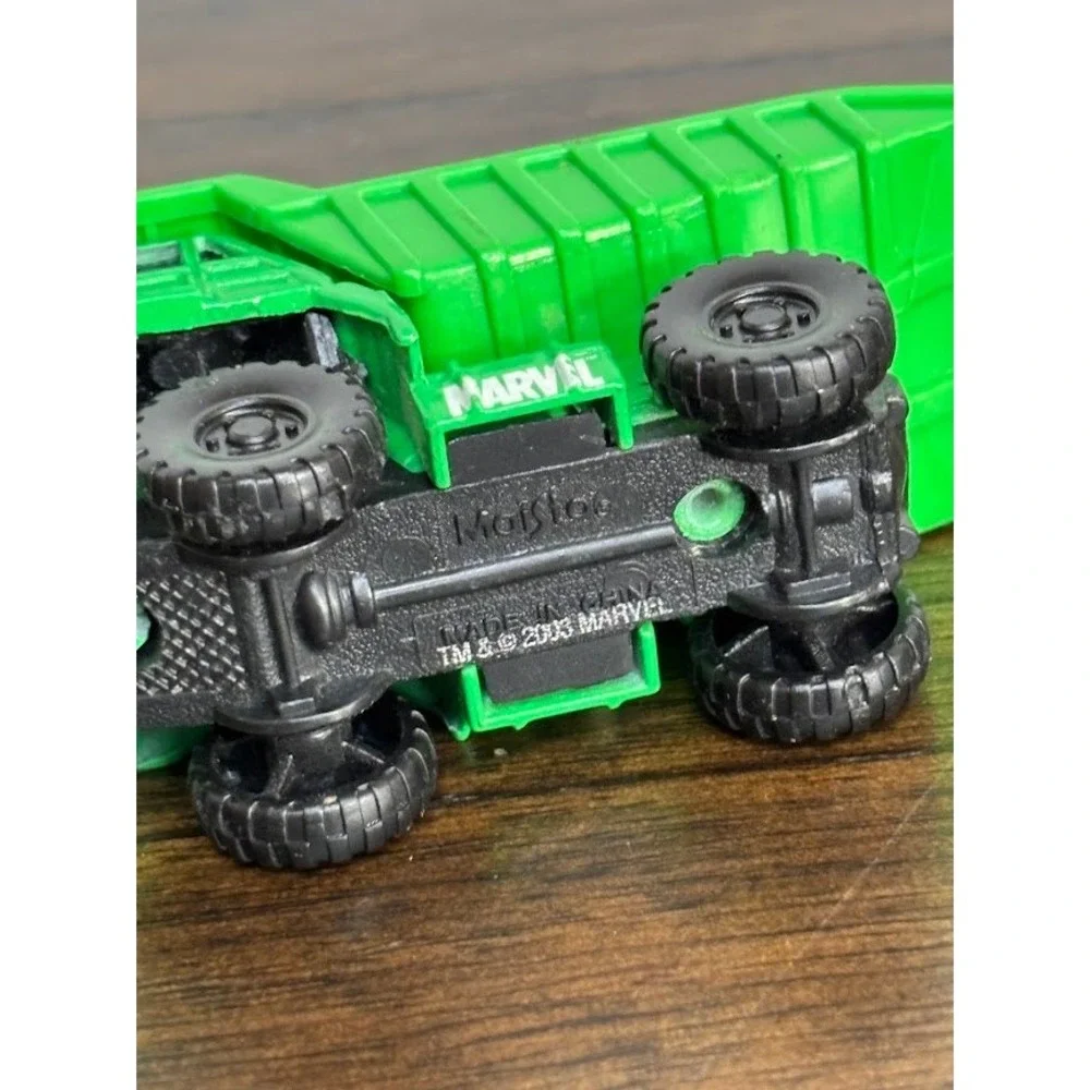 Maisto Marvel Incredible Hulk 2000 Chevrolet SSR 1/36 & Dump Truck Diecast Lot